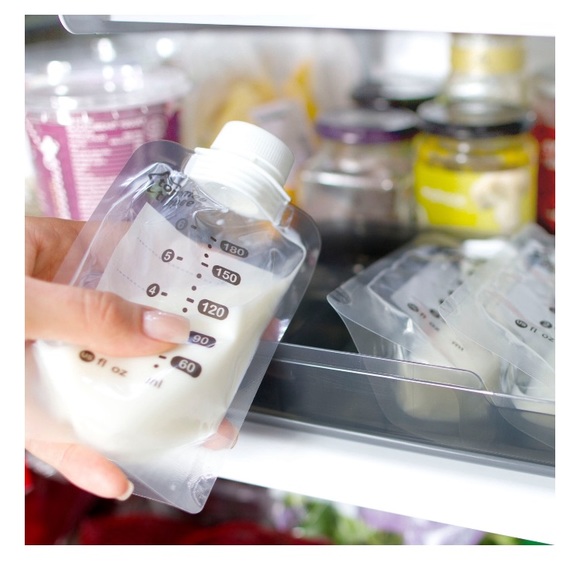 Tommee Tippee - Breast Milk Pouches (35 Count) - Picture 2 of 4